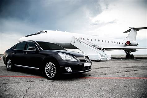 Personalized and Convenient Airport Transfer Service | Midwest Black Cars & Limos