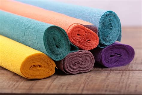 Мягкая блестящая бумага как называется