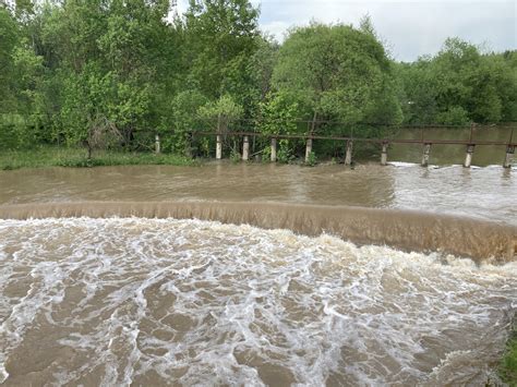 Mobile-review.com Обзор “бюджетного” Apple iPhone SE 2020