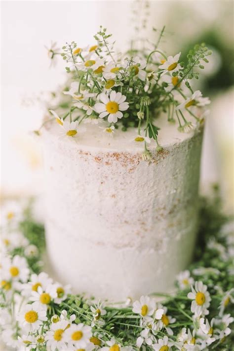 Beautiful Naked Cakes For Spring Weddings Weddingomania