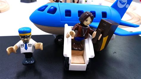 Видео про паровозики: Остров поездов Брио. Аэропорт - YouTube