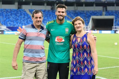 Classify Brazilian Gk Alisson Becker And His Brother Muriel Page 2