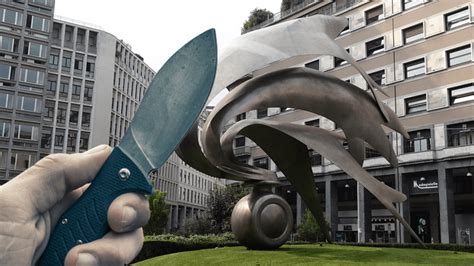 Roma Vandalizzata A Tempo Di Record La Metro Arcobaleno Del Colosseo Gay It