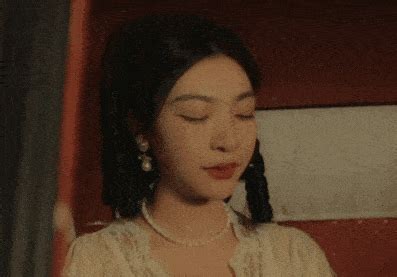 Hot girl mạng 20 triệu fan đóng vai kinh điển của Lưu Diệc Phi nhan sắc ra sao mà bị chê kém xa