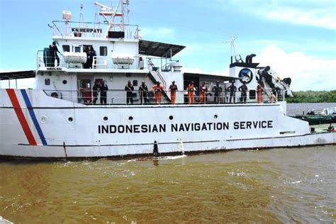 Lantamal Xi Laksanakan Sar Kapal Mv Vivierae Yang Mati Mesin Di Laut