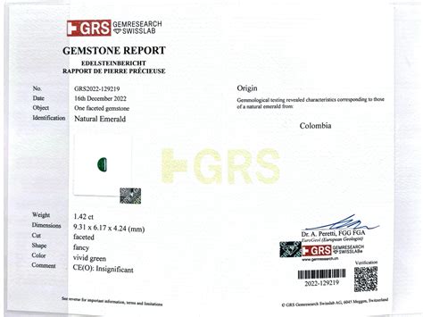 Rare Mariposa Vivid Green Muzo Old Mine Colombian Emerald and Diamond