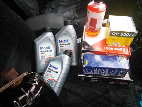 Поменял масло в коробке и движке . — Lada Гранта (1G), 1,6 л, 2011 года ...