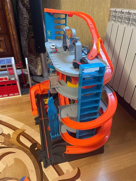 Хот Вилс Ультимейт гараж с Акулой Hot Wheels City Ultimate Garage грн Машинки Київ на Olx