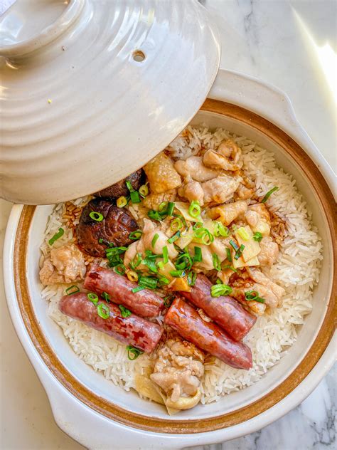 Hong Kong Clay Pot Rice With Chicken Cook With Dana