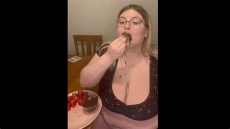 Msthickumzz Your BBW Valentine Gets Covered In Chocolate ManyVids