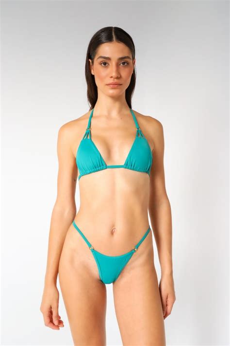 7 Hot Sexy Malu Bikini Pics