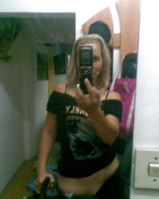 Milf Flashing Pussy Porn Pics Pictoa