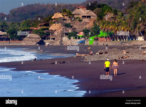 Playa El Tunco El Salvador Pacific Ocean Beach Popular With Surfers