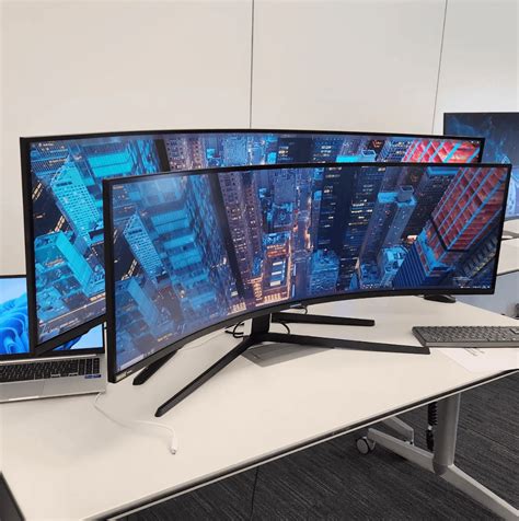 Neo g9 57" next to the 49" model : r/ultrawidemasterrace