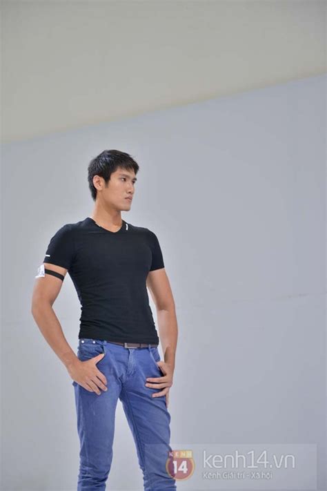 Hot boy học cực giỏi gây sốt tạiVietNam s Next Top Mode