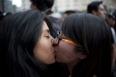 An Incredible Court Ruling Just Ordered 16 Countries To Make Same Sex Marriage Legal Meaws