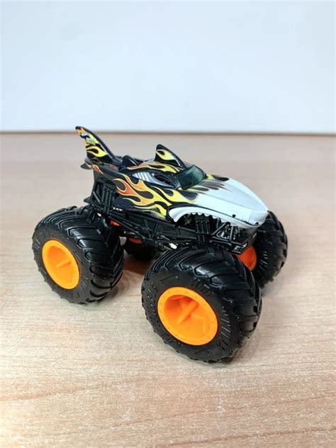 HOT WHEELS MONSTER Trucks Shark Wreak Vehicle PicClick UK
