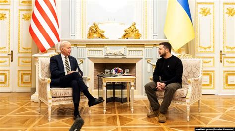 Ничего особенного. Просто Байден в Киеве | Пикабу