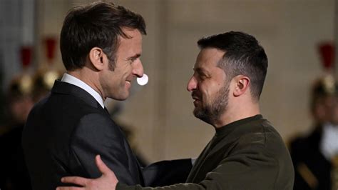 Emmanuel Macron And Volodymyr Zelensky Discuss “ukraines Arms Needs”