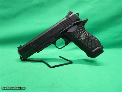 Wilson Combat Experior