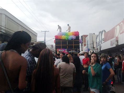 G1 Parada Gay leva centenas às ruas da segunda maior cidade de MT notícias em Mato Grosso