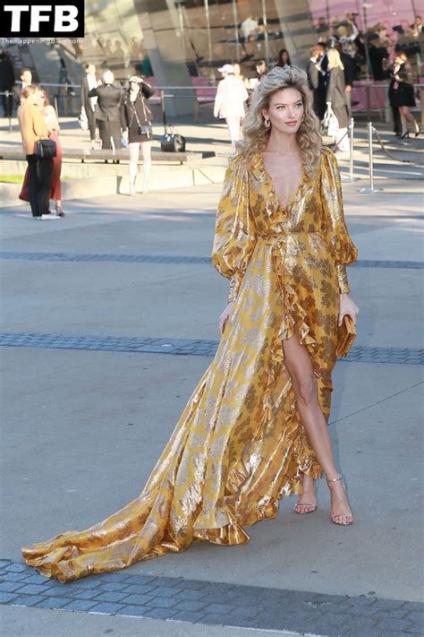 Martha Hunt Naked Sexy Photos Sexy E Girls