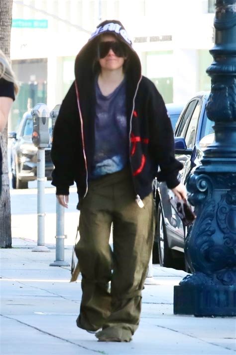 Avril Lavigne Street Style - Beverly Hills 01/25/2024 • CelebMafia