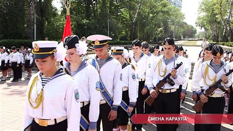 Смена караула - YouTube