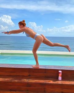 Insta Vid Rg Fj Bella Thorne Jen Selter Workout In Bikini Phun Org Forum