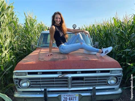 Laura Carlson Wilson Lauraywilson Laura Farms Nude OnlyFans Leaks Fappening FappeningBook