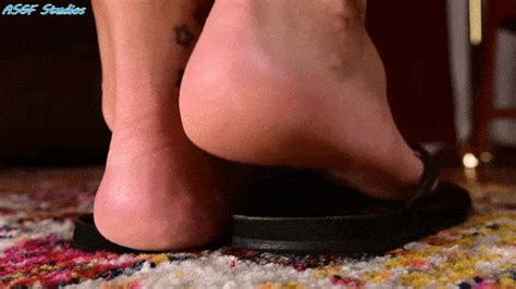 K Enchantress Sahrye Absent Minded Sitter MP Amateur Soles Giantess And Footjobs Clips Sale