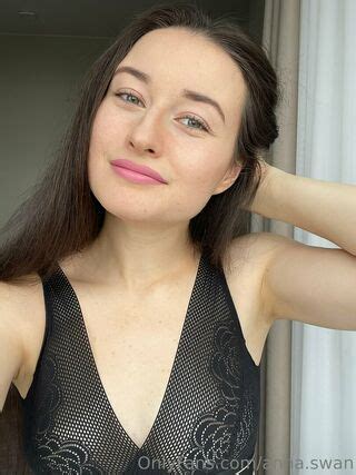 Annaswan Anna Swan Nude OnlyFans NudoStar TV