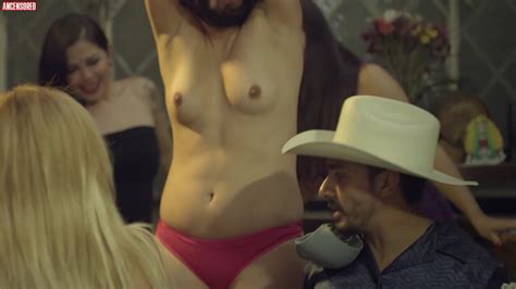 Unknown Latina Desnuda En El Dinero No Cae Del Cielo