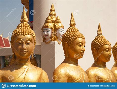 Golen Buddhas Cultura Budista Y Estatuas Del Templo Estilo Vida Asia