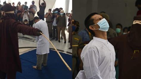 Video Pareja Gay Recibe Azotes En P Blico Como Castigo Por Tener Relaciones