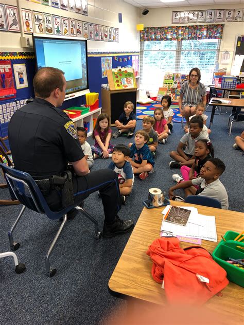 REPOST/AEEC: School Resource Officer... - Auburn City Schools