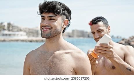 Naked Beach Gay R Sultats Dimages Libres De Droits De Photos De Stock Et D