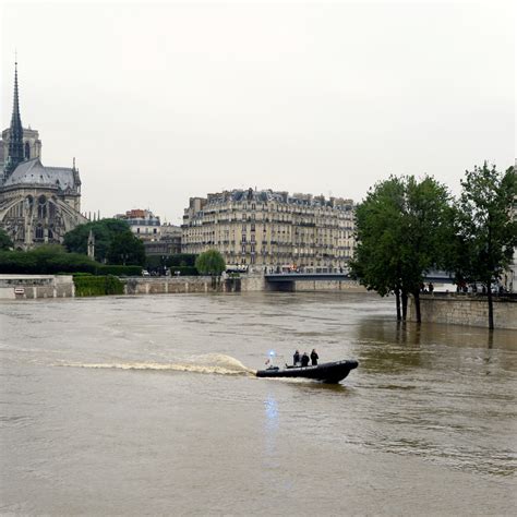 Inondations La Crue De La Seine Paris Sous Estim E Cause D Un