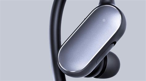 Xiaomi представила беспроводные наушники для спортсменов за $25