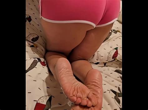 Big Tits Britney Bare Feet And Busty In A Bra XNXX