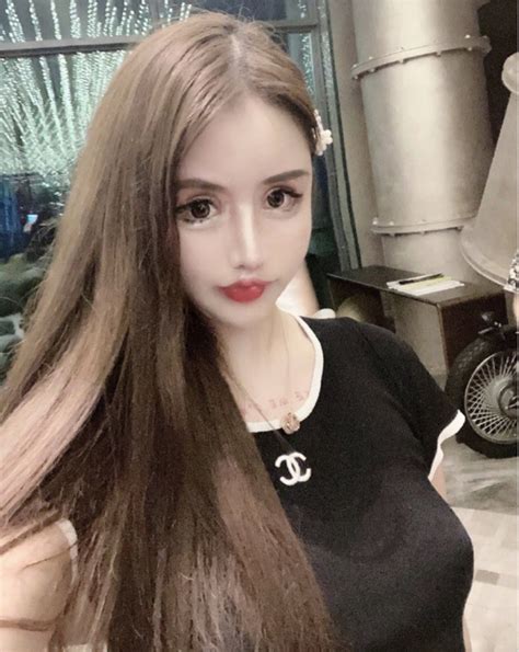 Nghiện dao kéo từ năm 13 tuổi gương mặt sau hơn 100 lần phẫu thuật thẩm mỹ của hot girl xứ