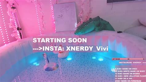 Hot Tub Streamer Shows Dildo On Stream