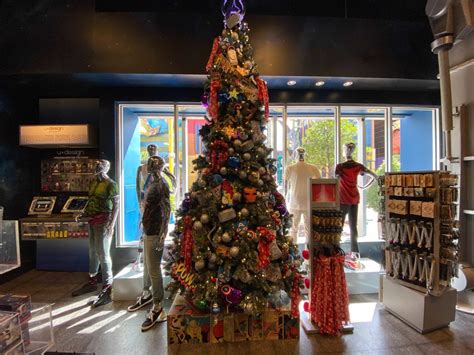 Photos Full Guide To The 2020 Holiday Tree Hunt At Universal Orlando