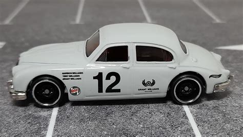 Hot Wheels Jaguar Mk Race Day Hry Grey
