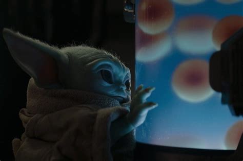Star Wars Lucasfilm Exec Defends Baby Yoda Eating Frog Ladys Eggs In