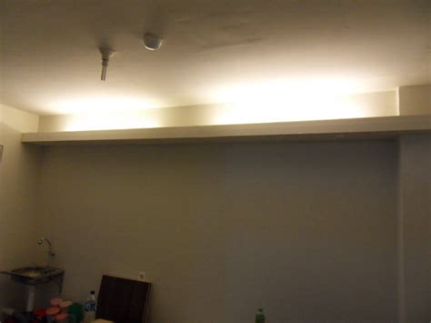 CALMA GALLERY: Drop Ceiling dengan Gypsum,Lampu TL & Downlight