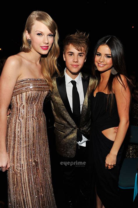 Selena Gomez & Taylor Swift: 2011 Billboard Music Awards - Taylor Swift