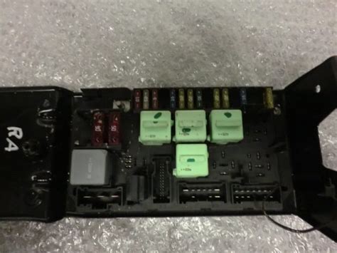 range rover L322 zekering kast techts achter - Jansen LaRo demontage