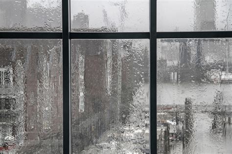 Дождь за окном дома 92 фото