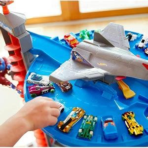 Hot Wheels Super Ultimate Garage Play Set Fml